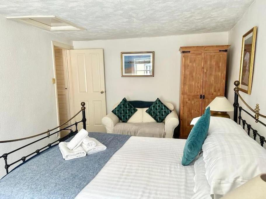 Ship Cottage Tenby Beach 50M エクステリア 写真